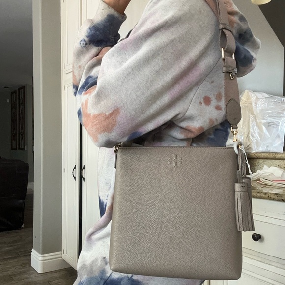 New Tory burch Thea swingpack crossbody/shoulder bag tiramisu color - Picture 9 of 11